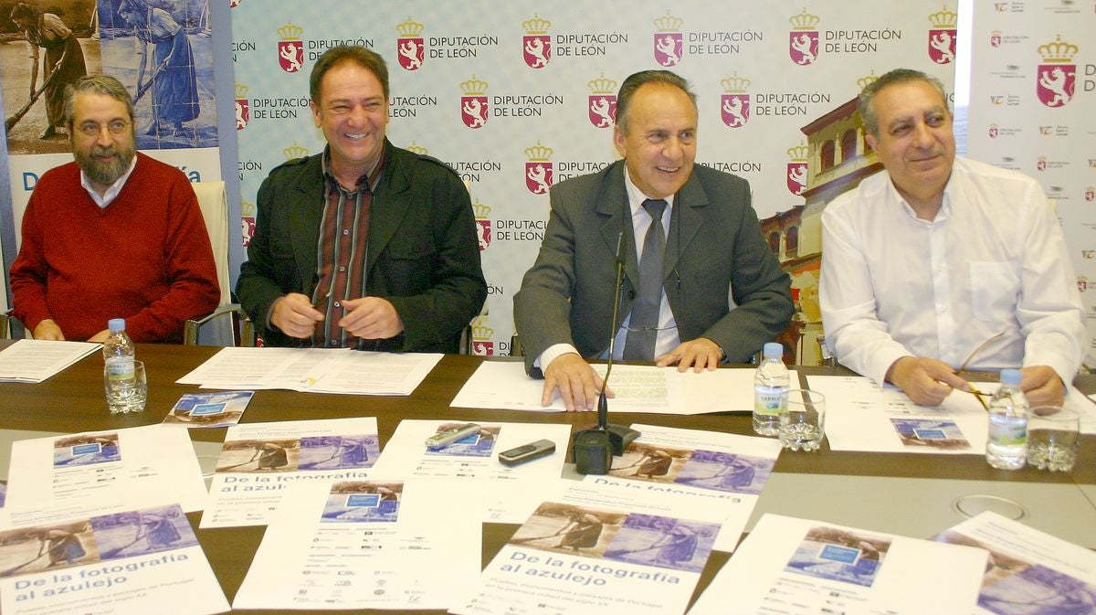 La Diputación lleva al Museo Etnográfico 'La fotografía en el azulejo'