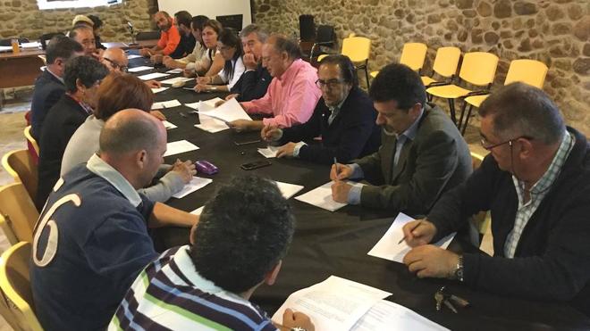 El PP de León recoge las inquietudes de las Denominaciones de Origen del Bierzo