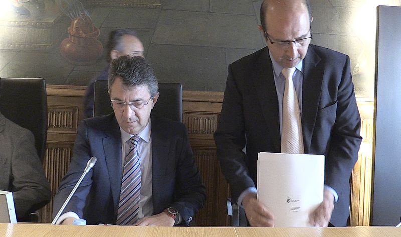 Majo reitera que lo prioritario es solucionar la falta de bomberos y «no la fórmula de gestión»