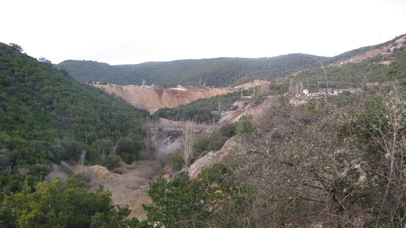 Ecologistas denuncia las presiones del alcalde de Sobrado para la reapetura de una mina de plomo