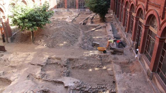 El pasado esperaba bajo el patio | Leonoticias