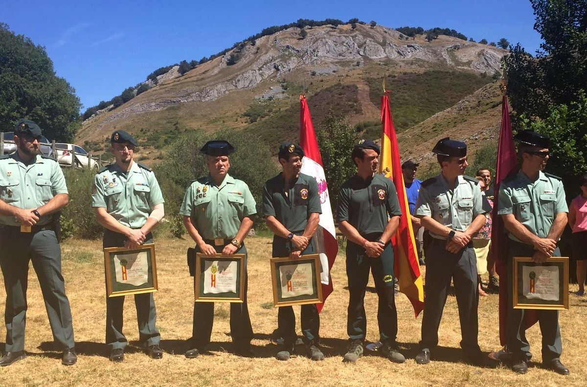 Homenaje a la Guardia Civil en la romería de Pegaruas