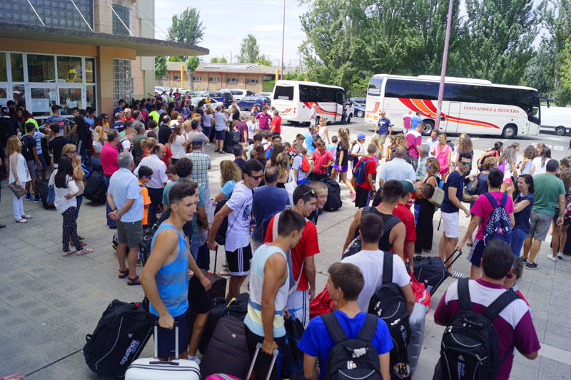 El campus ‘Pienso en Basket’ conquista Cangas de Narcea con más de 150 participantes