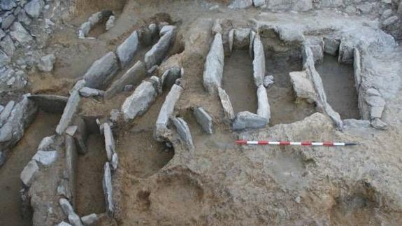 Investigadores documentan una zona altomedieval previa a la necrópolis de Vigaña