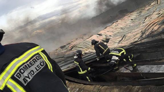 Embutidos Rodríguez reconoce publicamente la labor de los bomberos que trabajaron en la extinción del incendio de sus instalaciones