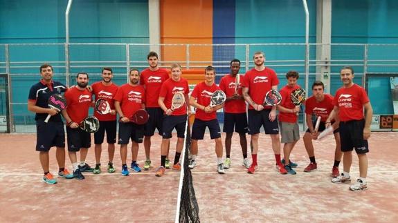 El Agustinos cambia la canasta por el pádel