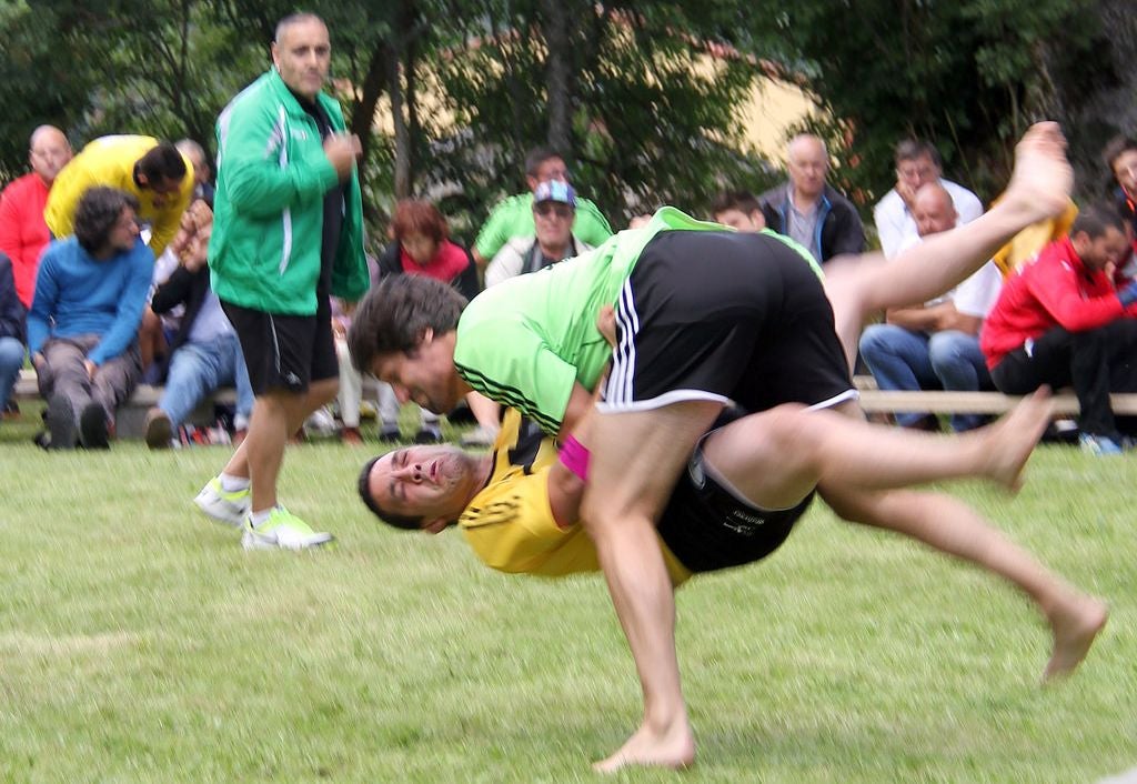 La lucha leonesa, a un paso de ser Bien de Interés Cultural de carácter inmaterial