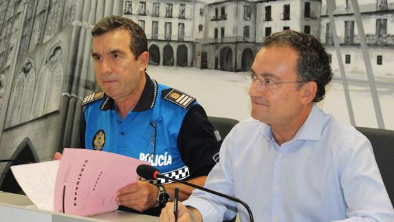 Policía Local y Ayuntamiento velan por la seguridad infantil en la vuelta al colegio