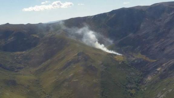 Santa Eulalia de la Cabrera sufre la reproducción del incendio de los últimos días