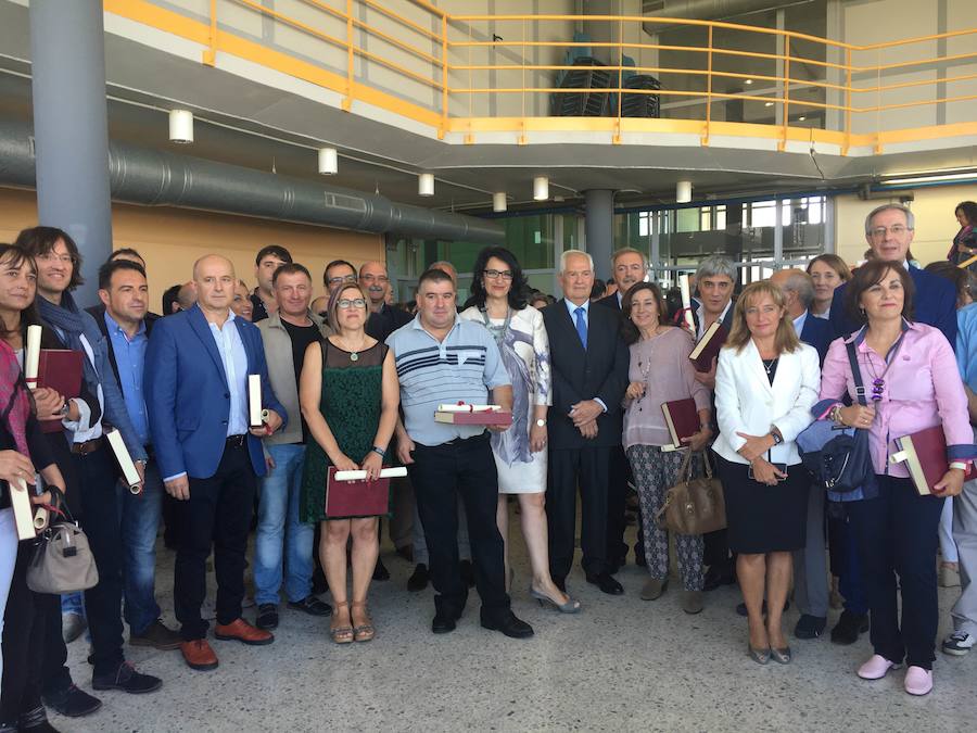 Entrega de medalla de bronce al Mérito Social Penitenciario al director de programas de Villahierro