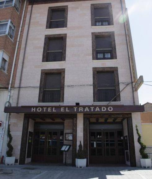 El gerente de un hotel de Tordesillas deja encerrados a los huéspedes y se fuga con 30.000 euros