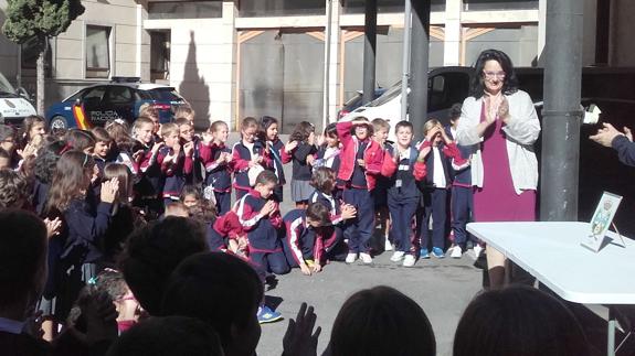 Los alumnos de Jesuítas y Nicolás de Bari comparten una jornada con la Policía Nacional