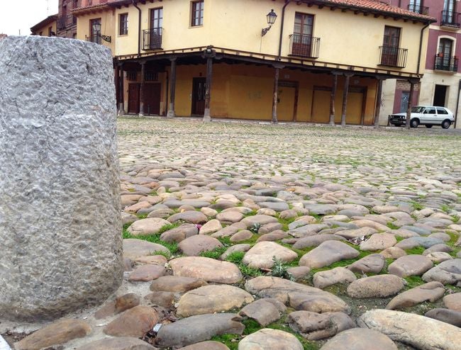 San Froilán dará paso a las primeras obras de remodelación de la Plaza del Grano