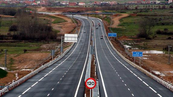 Valverde reclama liberar un tramo de autopista hasta Villadangos para evitar atascos en la N-120