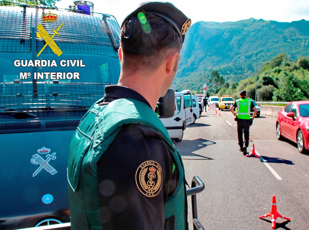 Un control del GRS de la Guardia Civil permite detener a dos personas por tráfico de droga