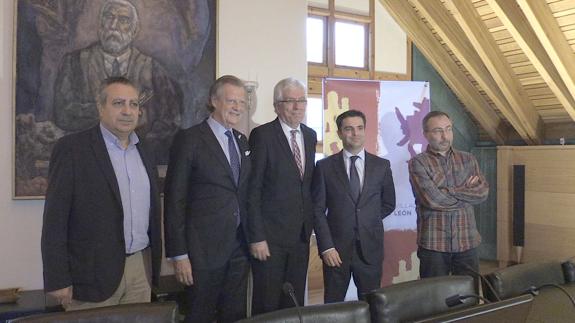 La Fundación Villalar presenta en León las becas de creación artística para promover el «patrimonio del futuro»