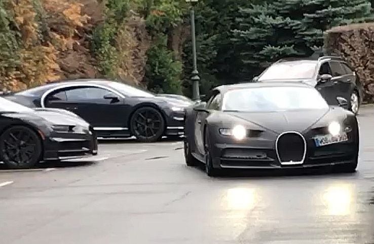 León recibe la visita de tres vehículos Bugatti Chiron valorados en 7,2 millones de euros