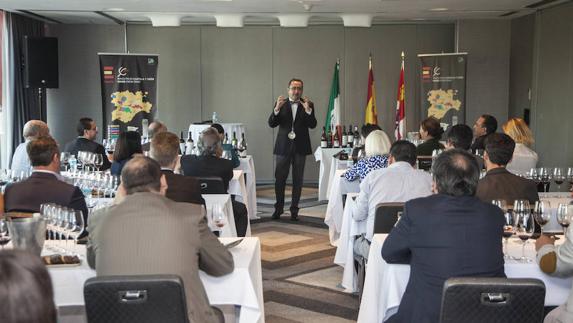 Castilla y León exhibe la calidad de sus vinos de cinco D.O. ante profesionales del sector en México