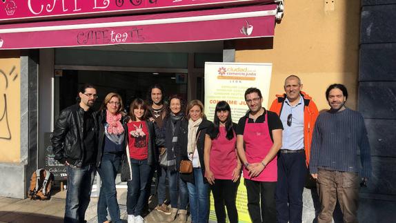 ‘León, ciudad por el comercio justo’ organiza un nuevo cash mob en la tetería CafetéaTe