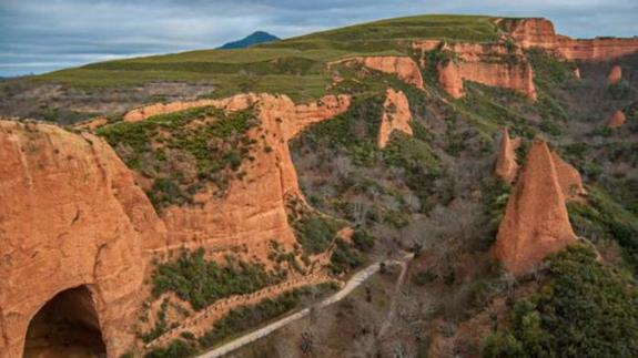 Priaranza defiende la constante labor de los ayuntamientos en el impulso al Camino de Invierno