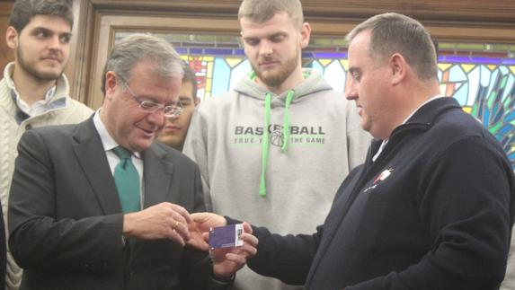 «Sois la bandera del baloncesto leonés»