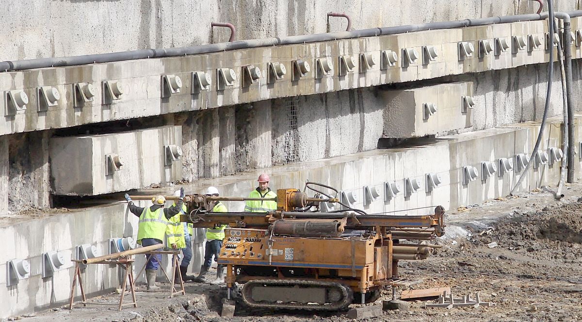 La ladera de Campomanes se sigue moviendo, complica las obras de la Variante y frena el AVE