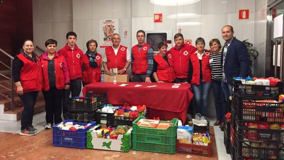 Cruz Roja celebra el 'Día de la Banderita' en Bembibre para buscar la colaboración de los vecinos
