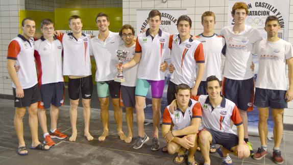 El Club Natación León se proclama campeón de Castilla y León