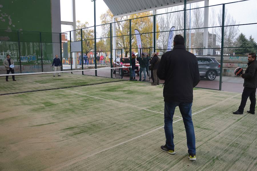 Villaquilambre inauguran la pista de pádel de Navatejera