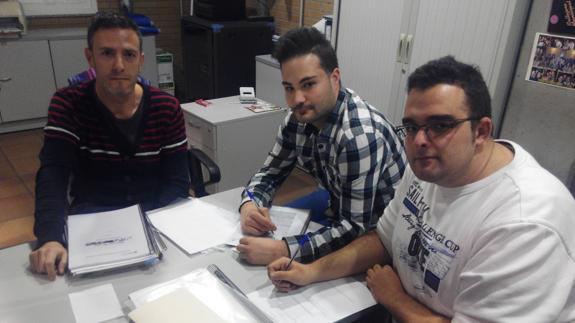 Las Juventudes Socialistas de Villaquilambre 'firman' por un instituto