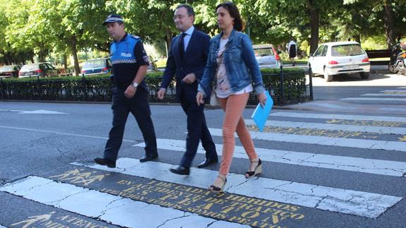 El Ayuntamiento instalará luces de alta intensidad en los pasos de cebra «conflictivos» para mejorar la seguridad vial de la ciudad