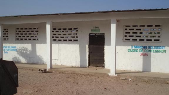 Bierzo Solidario rehabilita un aula de una escuela en Gambia con los fondos de última Marcha solidaria