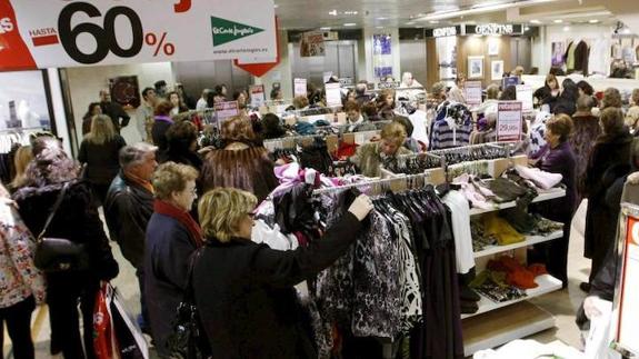 El Corte Inglés lanza sus mejores Rebajas de Invierno al ritmo de 'Quiéreteme'