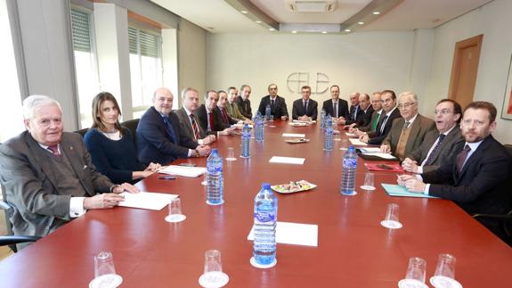 El Noroeste español se una para revertir su «marginación» y exigir a la UE impulsar los corredores logísticos internacionales