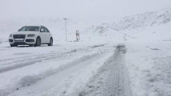 La nieve obliga al uso de cadenas en seis tramos de la provincia