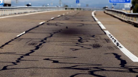 Ciudadanos del Reino de León denuncia el «horroroso» estado del asfaltado de la autovía entre Benavente y León