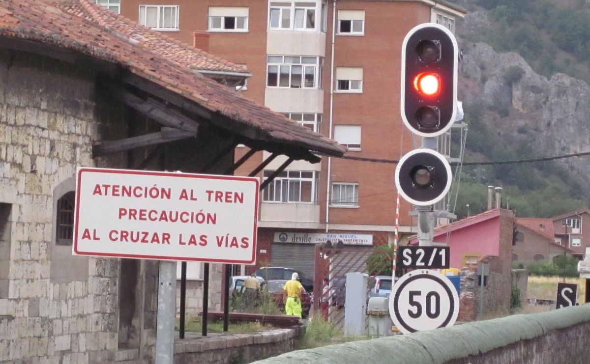 Adif proyecta suprimir cinco pasos a nivel antes de 2024