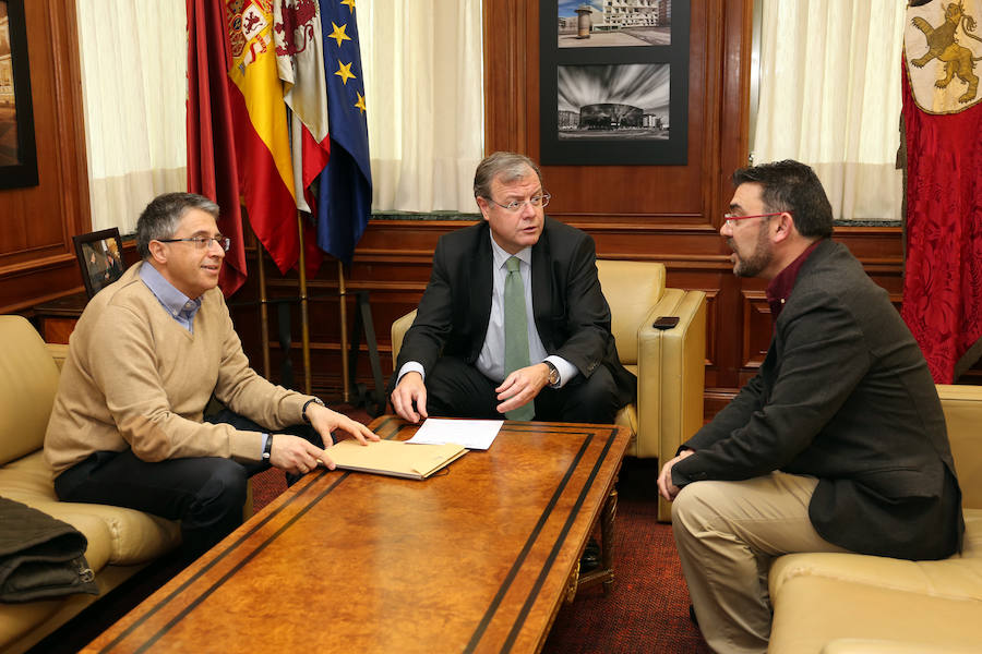 El alcalde muestra su apoyo el Congreso Anual de Hematología y Hemoterapia de Castilla y León