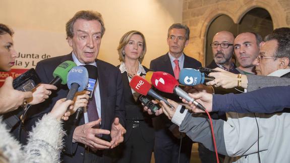 La Junta prevé enviar este mes el presupuesto a las Cortes tras aprobar el techo de gasto «en breves días»