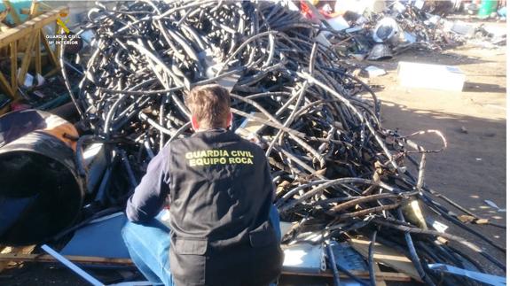 La Guardia Civil detiene a un varón por el robo de cable de cobre en la línea del AVE a su paso por Cuadros
