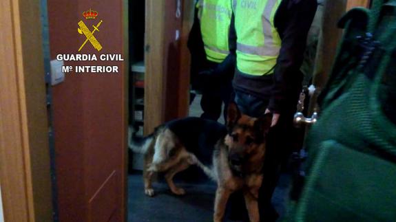 La Guardia Civil detiene a una persona por tráfico de drogas en la Comarca del Bierzo