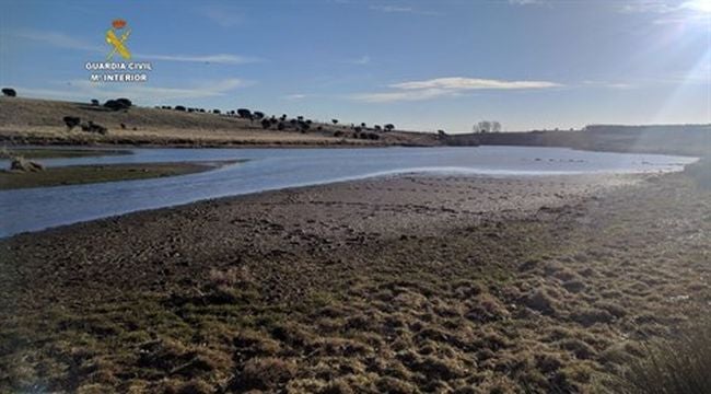 La Guardia Civil rescata a una mujer que se precipió a las aguas del río Jamuz