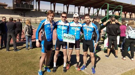 El Trileón vuelve a disparar al poste