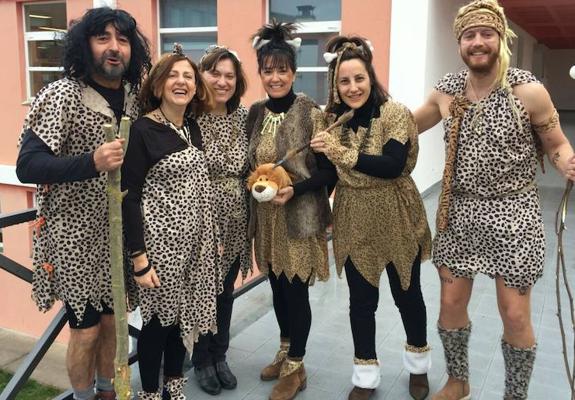 Los cavernícolas 'toman' la Universidad