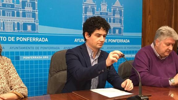 El pleno de Ponferrada da cuenta de la renuncia al cargo del concejal de Urbanismo, Tulio García