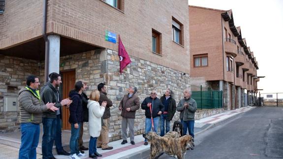 La Virgen del Camino le da una calle al mastín leonés