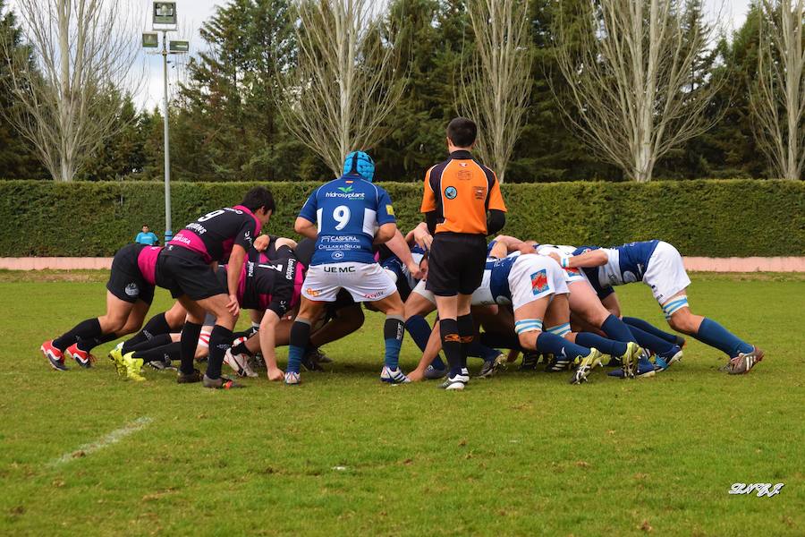 A dos pasos del título