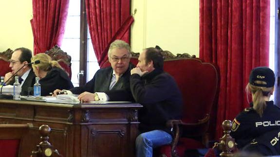 La expareja y el padre confirman el carácter «violento y agresivo» del acusado