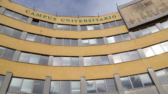 La Escuela de Ingeniería Agraria de Ponferrada entregará su insignia de oro al operativo contra incendios de la Junta