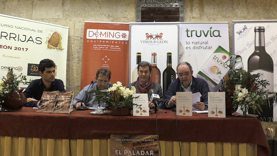 De la mesa a la biblioteca